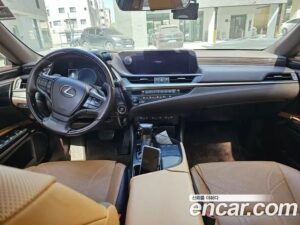 Lexus ES Executive 2020 года из Южной Кореи
