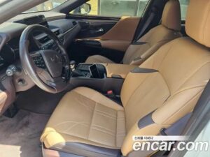 Lexus ES Executive 2020 года из Южной Кореи
