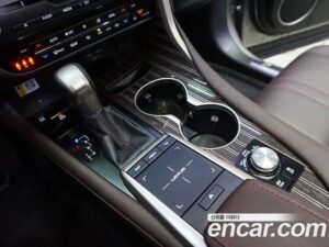 Lexus RX Executive 2021 года из Южной Кореи