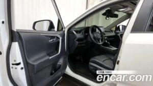 Toyota RAV4 2.5 4WD HYBRID 2021 года из Южной Кореи