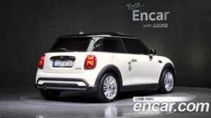 Mini Cooper CLASSIC Plus COMFORT PACK 2022 года из Южной Кореи