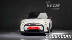 Mini Cooper CLASSIC Plus COMFORT PACK 2022 года из Южной Кореи