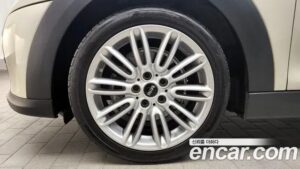 Mini Cooper CLASSIC Plus COMFORT PACK 2022 года из Южной Кореи