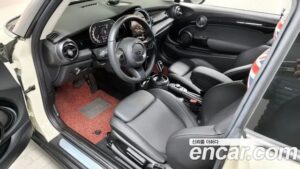 Mini Cooper CLASSIC Plus COMFORT PACK 2022 года из Южной Кореи