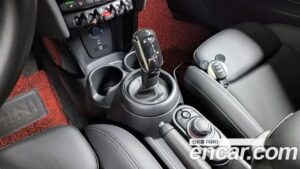 Mini Cooper CLASSIC Plus COMFORT PACK 2022 года из Южной Кореи