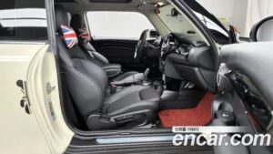 Mini Cooper CLASSIC Plus COMFORT PACK 2022 года из Южной Кореи