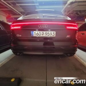 Audi Q8 45 TDI 4WD Premium 2021 года из Южной Кореи