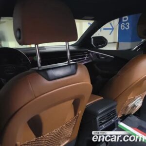 Audi Q8 45 TDI 4WD Premium 2021 года из Южной Кореи