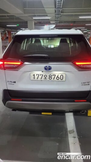 Toyota RAV4 2.5 4WD HYBRID LTD 2023 года из Южной Кореи