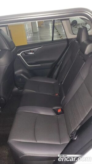 Toyota RAV4 2.5 4WD HYBRID LTD 2023 года из Южной Кореи