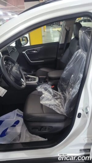 Toyota RAV4 2.5 4WD HYBRID LTD 2023 года из Южной Кореи
