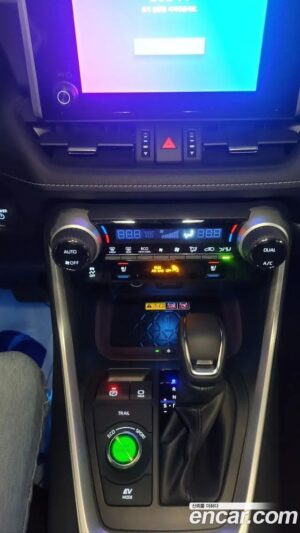 Toyota RAV4 2.5 4WD HYBRID LTD 2023 года из Южной Кореи