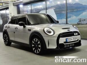 Mini Cooper 5Door CLASSIC COMFORT PACK 2022 года из Южной Кореи
