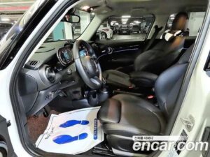 Mini Cooper 5Door CLASSIC COMFORT PACK 2022 года из Южной Кореи