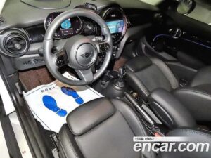Mini Cooper 5Door CLASSIC COMFORT PACK 2022 года из Южной Кореи