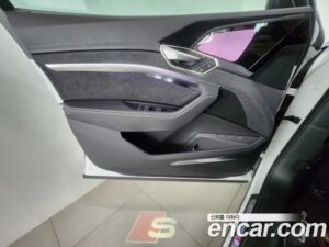 Audi e-tron S 2022 года из Южной Кореи