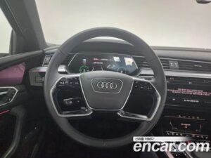 Audi e-tron 55 4WD 2022 года из Южной Кореи