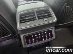Audi e-tron 55 4WD 2022 года из Южной Кореи