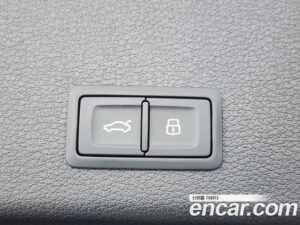 Audi e-tron 55 4WD 2022 года из Южной Кореи