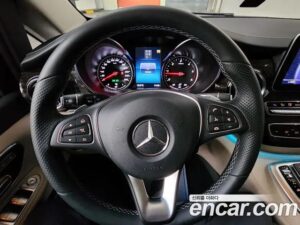 Mercedes-Benz V-Class V300 CDI 2022 года из Южной Кореи