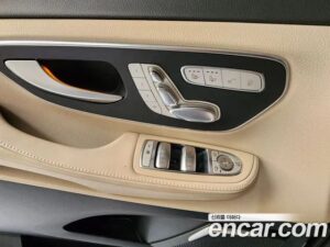Mercedes-Benz V-Class V300 CDI 2022 года из Южной Кореи