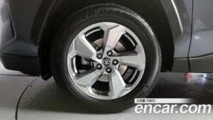 Toyota RAV4 2.5 2WD HYBRID 2021 года из Южной Кореи