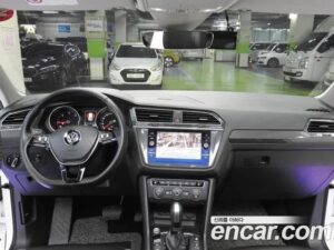 Volkswagen Tiguan 2.0 TDI Prestige 2020 года из Южной Кореи