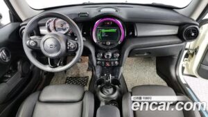 Mini Cooper DEFAULT 2020 года из Южной Кореи