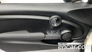 Mini Cooper DEFAULT 2020 года из Южной Кореи