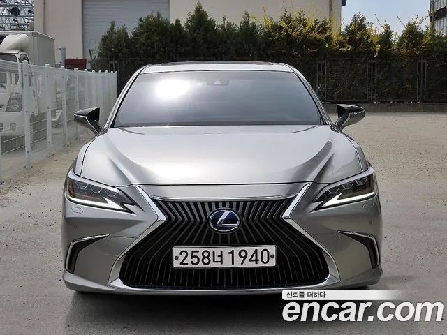 Lexus ES Executive 2019 года из Кореи