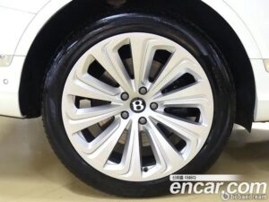 Bentley Bentayga 4.0 V8 2021 года из Южной Кореи