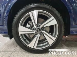 Audi Q2 35 TDI Premium 2023 года из Южной Кореи