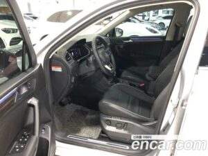 Volkswagen Tiguan 2.0 TSI Prestige 2023 года из Южной Кореи