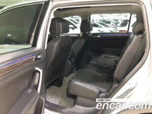 Volkswagen Tiguan 2.0 TSI Prestige 2023 года из Южной Кореи