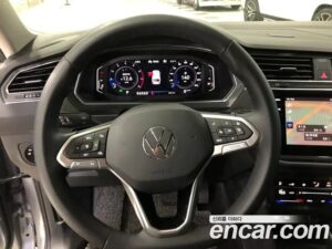 Volkswagen Tiguan 2.0 TSI Prestige 2023 года из Южной Кореи