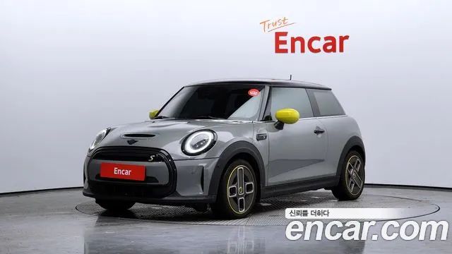 Mini Cooper SE ELECTRIC 2023 года из Кореи
