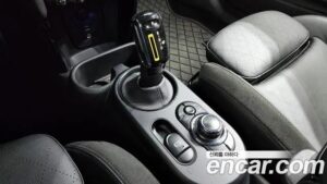 Mini Cooper SE ELECTRIC 2023 года из Южной Кореи