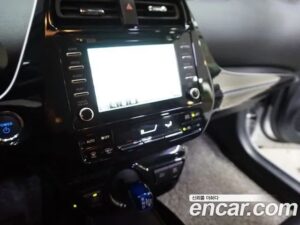 Toyota Prius 1.8 2021 года из Южной Кореи