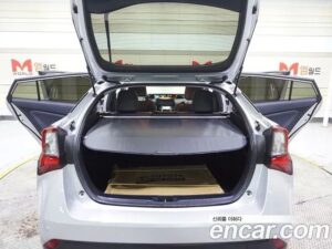 Toyota Prius 1.8 2021 года из Южной Кореи