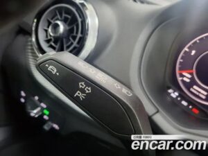 Audi Q2 35 TDI Premium 2023 года из Южной Кореи