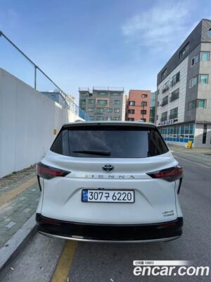 Toyota Sienna 2.5 HYBRID 2WD 2022 года из Южной Кореи
