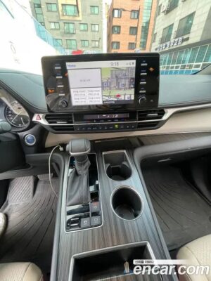 Toyota Sienna 2.5 HYBRID 2WD 2022 года из Южной Кореи
