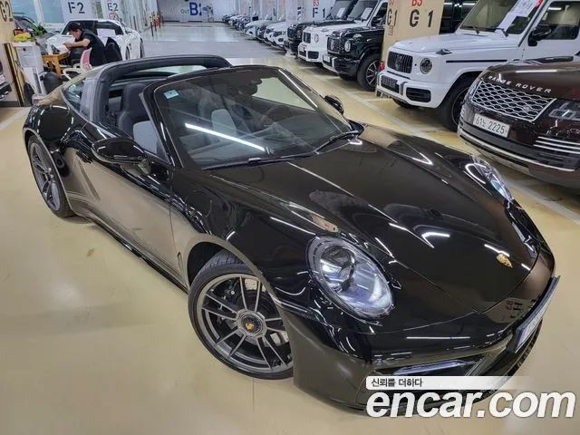 Porsche 911 TARGA 4 GTS 50 YEARS PORSHE Design 2022 года из Кореи