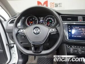 Volkswagen Tiguan 2.0 TDI Prestige 2020 года из Южной Кореи