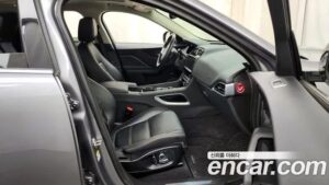 Jaguar F-PACE 20d Prestige 2020 года из Южной Кореи