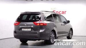 Toyota Sienna 3.5 AWD 2020 года из Южной Кореи