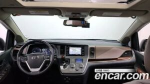 Toyota Sienna 3.5 AWD 2020 года из Южной Кореи