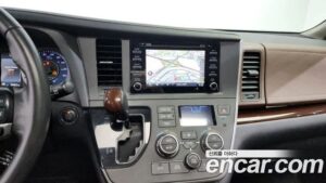 Toyota Sienna 3.5 AWD 2020 года из Южной Кореи