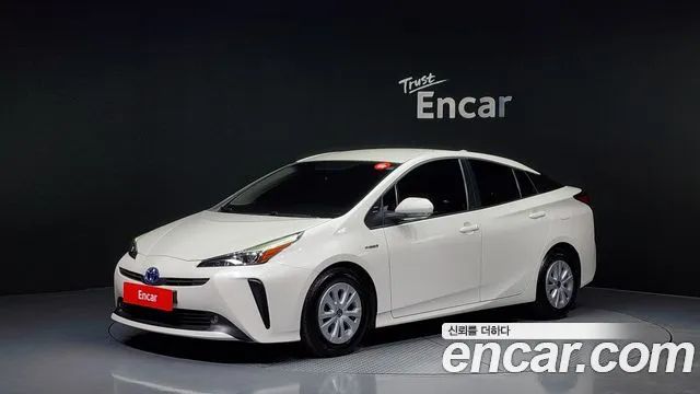 Toyota Prius 1.8 E 2019 года из Кореи