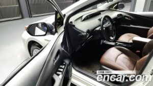Toyota Prius 1.8 E 2019 года из Южной Кореи
